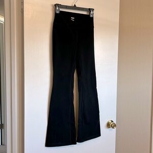 Tna Hold-It™ Hot Cross Flare Hi-Rise Legging in Black - S